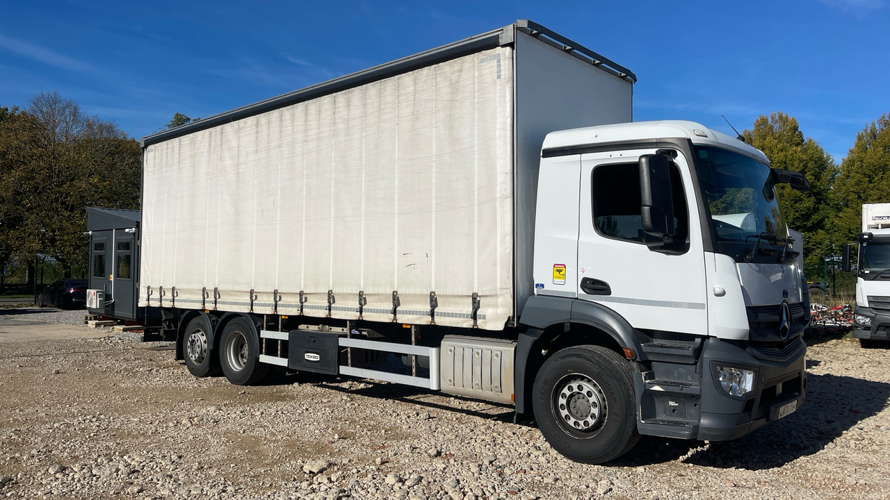Mercedes-Benz Antos - Camion à rideaux coulissants: photos 1 Mercedes-Benz Antos - Camion à rideaux coulissants: photos 1