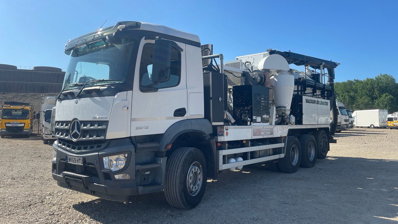 Mercedes-Benz Arocs 3243 - Camion hydrocureur: photos 2 Mercedes-Benz Arocs 3243 - Camion hydrocureur: photos 2
