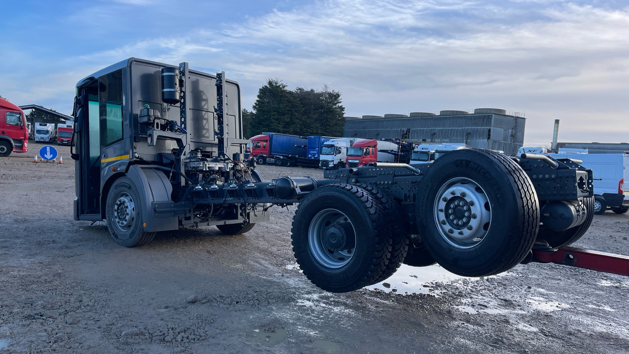 Mercedes-Benz Econic - Châssis cabine, Camion électrique: photos 4 Mercedes-Benz Econic - Châssis cabine, Camion électrique: photos 4