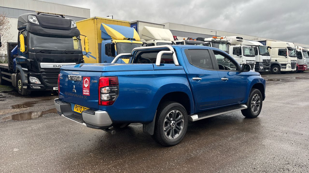 Mitsubishi L200 DI-D 2.3 Barbarian X 150PS - Pick-up, Utilitaire double cabine: photos 4 Mitsubishi L200 DI-D 2.3 Barbarian X 150PS - Pick-up, Utilitaire double cabine: photos 4