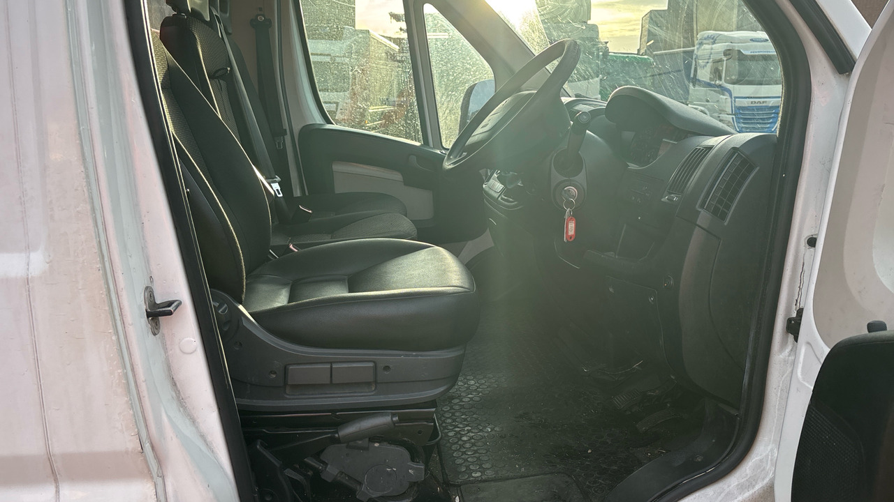 PEUGEOT BOXER 335 2.0 BLUEHDI 130PS PLUS - Utilitaire benne: photos 5 PEUGEOT BOXER 335 2.0 BLUEHDI 130PS PLUS - Utilitaire benne: photos 5