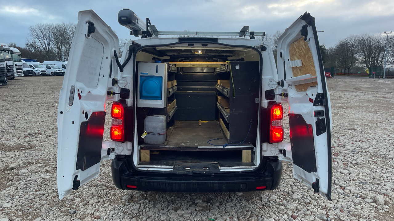 Fourgon utilitaire PEUGEOT EXPERT  PROFESSIONAL 1.5 BLUEHDI: photos 10