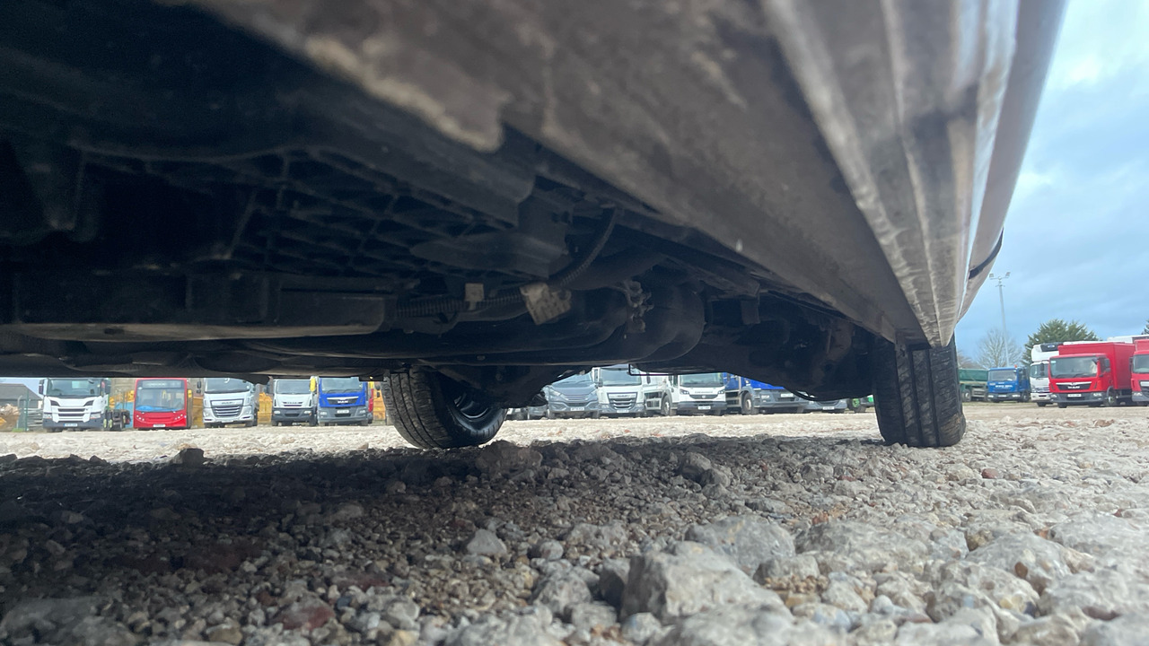 Fourgon utilitaire PEUGEOT EXPERT  PROFESSIONAL 1.5 BLUEHDI: photos 13