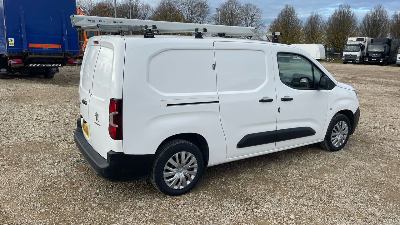 PEUGEOT PARTNER 850 1.5 BLUE HDI 100PS - Fourgonnette: photos 4 PEUGEOT PARTNER 850 1.5 BLUE HDI 100PS - Fourgonnette: photos 4