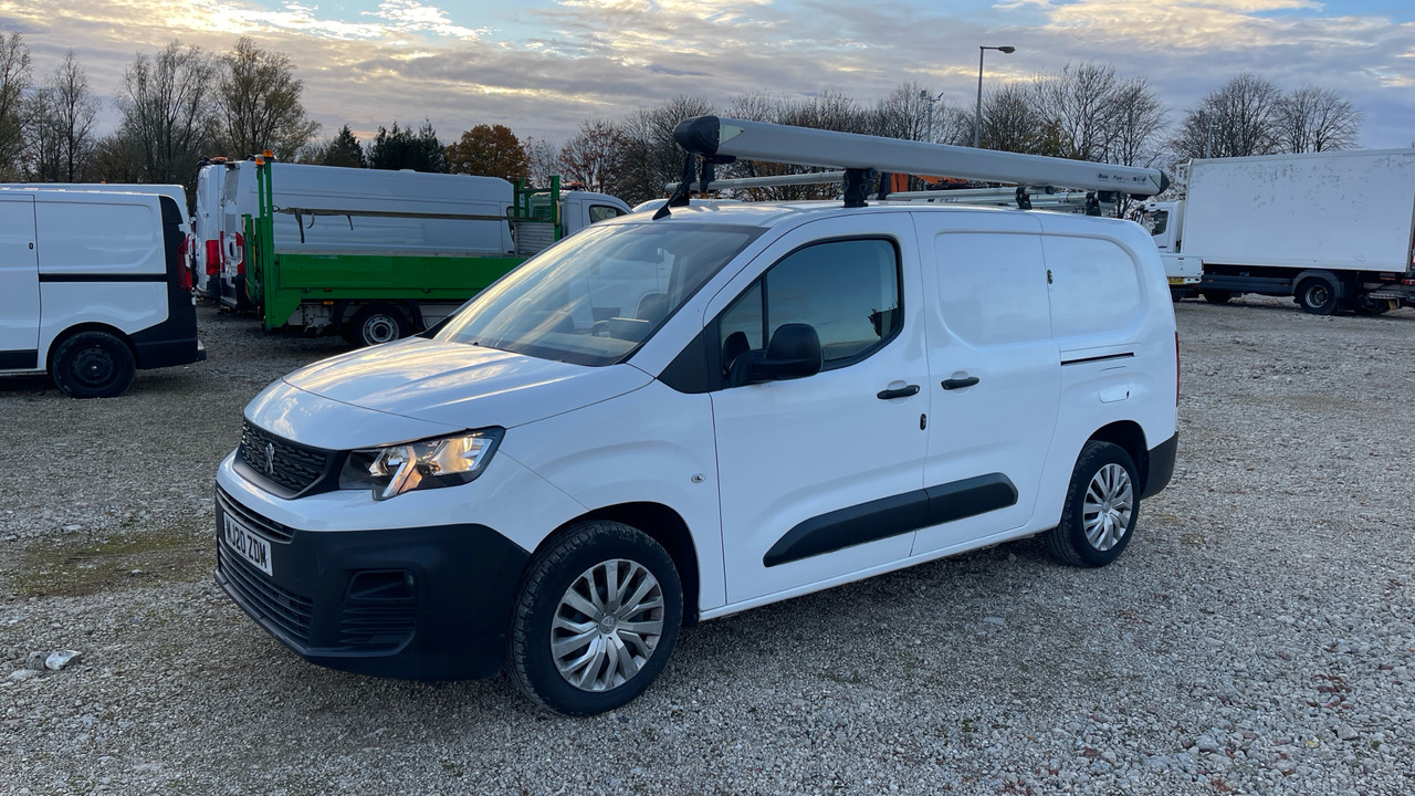 PEUGEOT PARTNER 850 1.5 BLUE HDI 100PS - Fourgonnette: photos 2 PEUGEOT PARTNER 850 1.5 BLUE HDI 100PS - Fourgonnette: photos 2