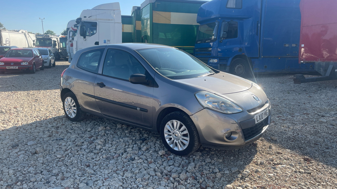 RENAULT CLIO 1.2 16V - Voiture à hayon: photos 1 RENAULT CLIO 1.2 16V - Voiture à hayon: photos 1