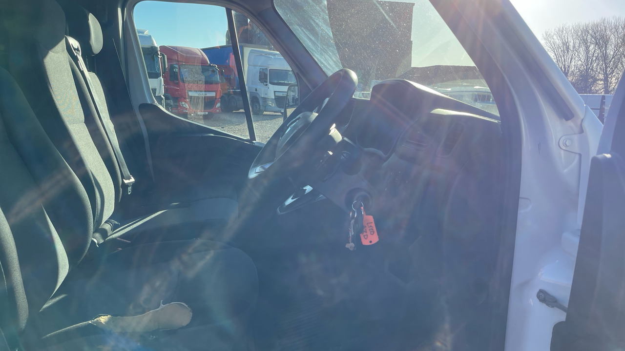 RENAULT MASTER 35 - Fourgon utilitaire: photos 5 RENAULT MASTER 35 - Fourgon utilitaire: photos 5