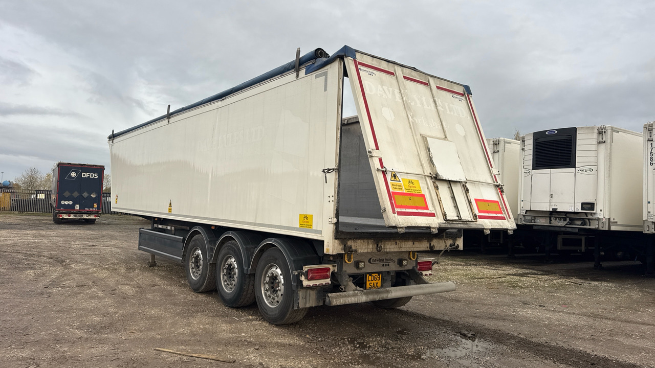 STAS TIPPER - Semi-remorque benne: photos 4 STAS TIPPER - Semi-remorque benne: photos 4