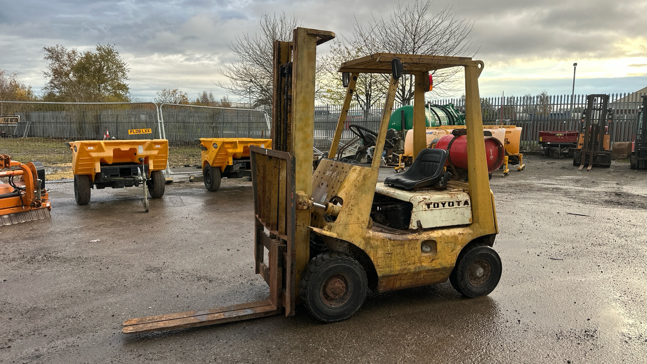 TOYOTA 42-3FG10 - Chariot élévateur à gaz: photos 2 TOYOTA 42-3FG10 - Chariot élévateur à gaz: photos 2