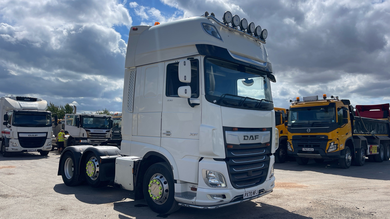 DAF XF 530 - Tracteur routier: photos 1 DAF XF 530 - Tracteur routier: photos 1