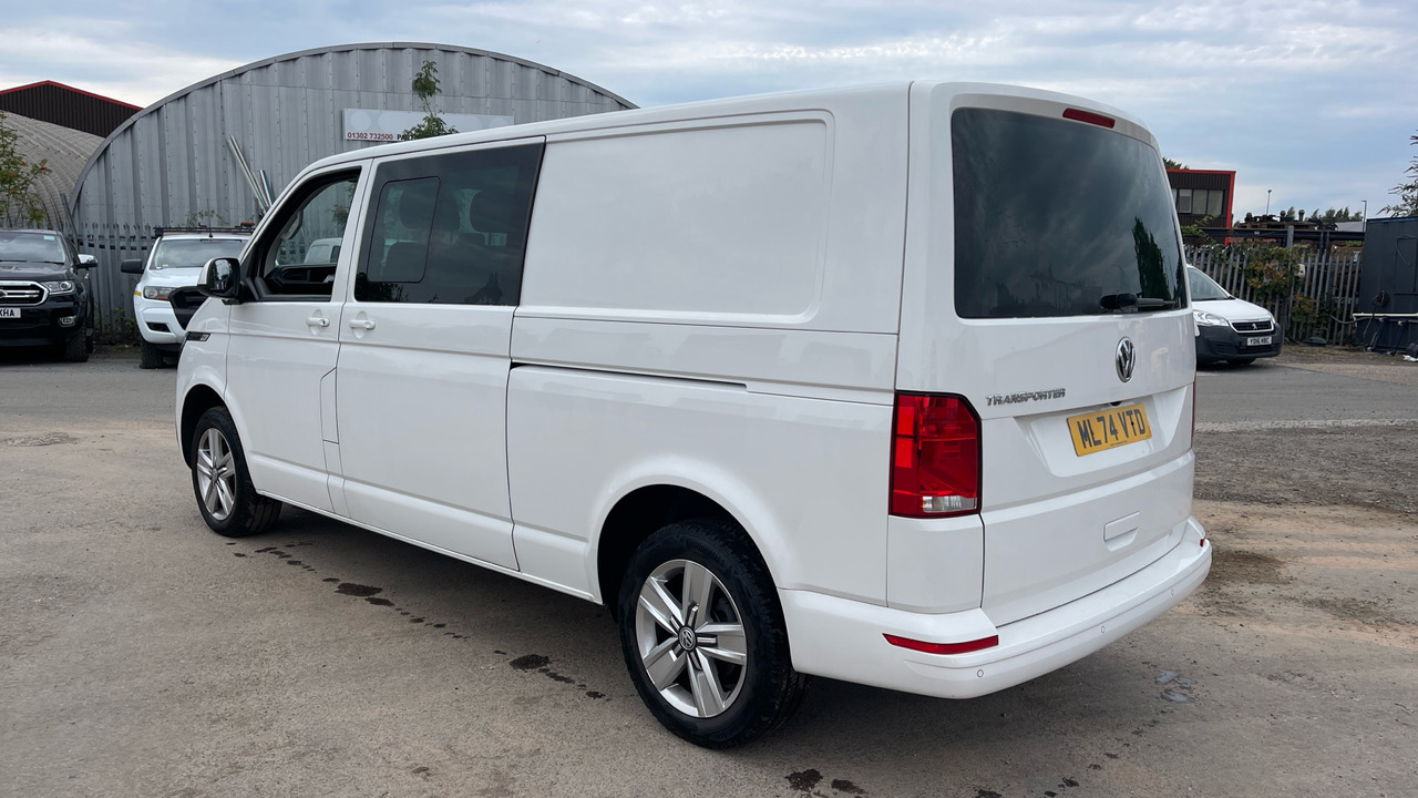 VOLKSWAGEN TRANSPORTER T32 2.0 TDI 150PS HIGHLINE - Utilitaire double cabine: photos 3 VOLKSWAGEN TRANSPORTER T32 2.0 TDI 150PS HIGHLINE - Utilitaire double cabine: photos 3