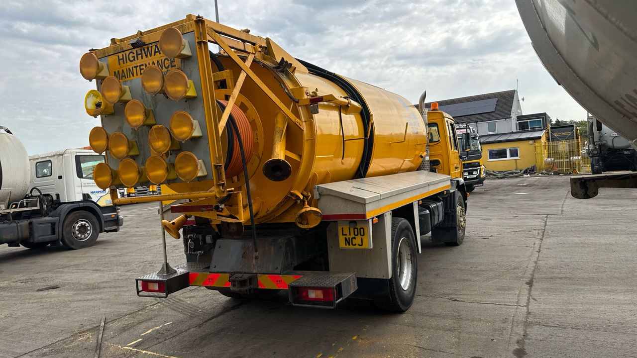 VOLVO FL - Camion hydrocureur: photos 4 VOLVO FL - Camion hydrocureur: photos 4
