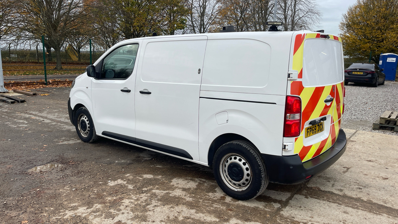 Vauxhall Vivaro 2900 1.5D 100PS - Fourgonnette: photos 3 Vauxhall Vivaro 2900 1.5D 100PS - Fourgonnette: photos 3