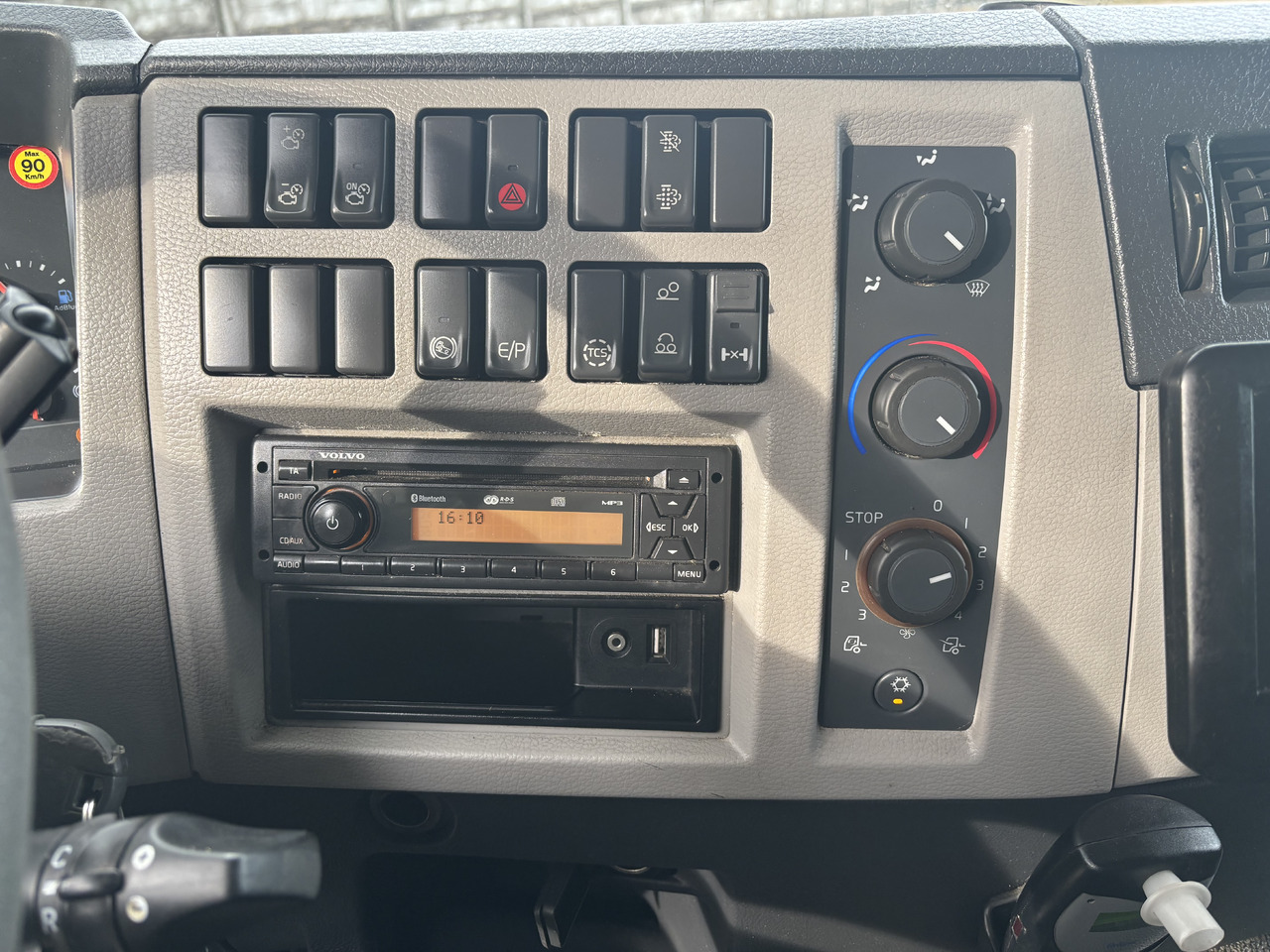 Camion frigorifique VOLVO FE 320: photos 7