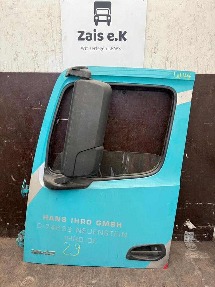 ACTROS MP4 Fahrertür Blau Spiegel Innenverkleidung LN 44 - Portière et pièces pour Camion: photos 1 ACTROS MP4 Fahrertür Blau Spiegel Innenverkleidung LN 44 - Portière et pièces pour Camion: photos 1