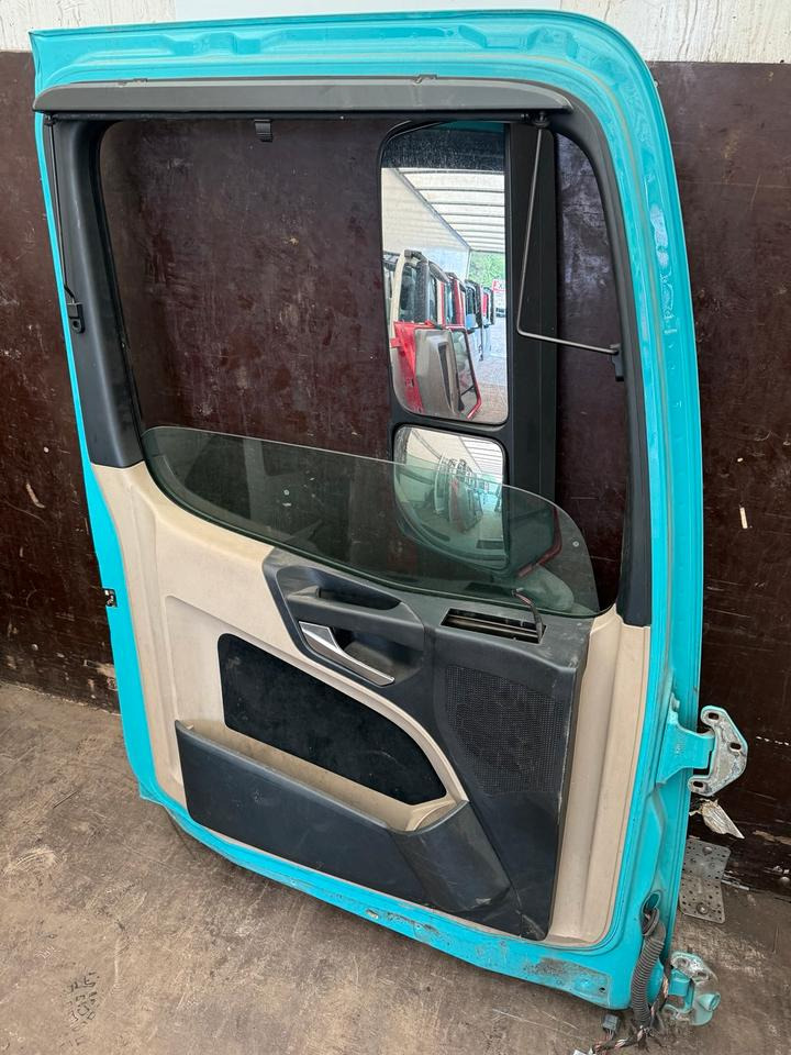 ACTROS MP4 Fahrertür Blau Spiegel Innenverkleidung LN 44 - Portière et pièces pour Camion: photos 2 ACTROS MP4 Fahrertür Blau Spiegel Innenverkleidung LN 44 - Portière et pièces pour Camion: photos 2