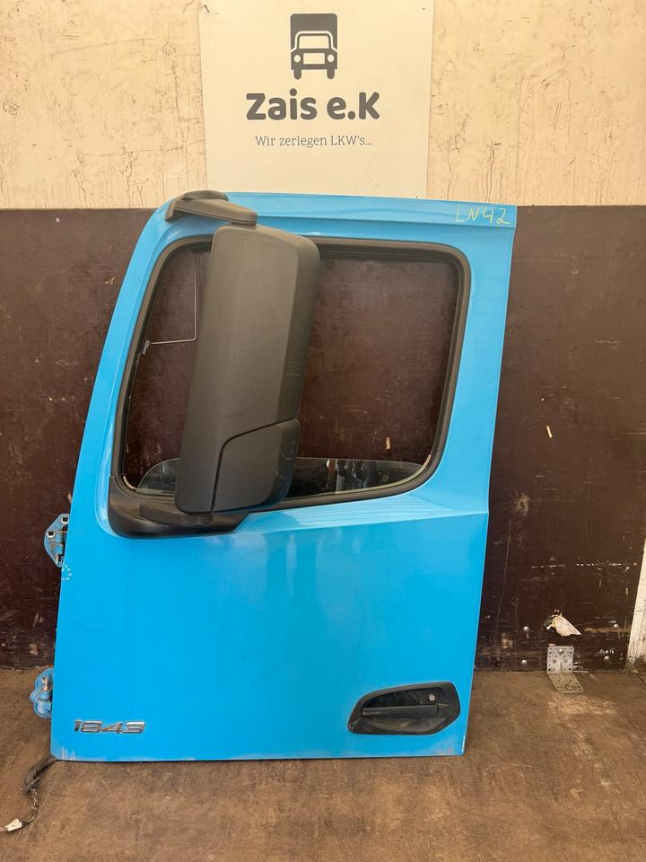 Actros MP4 Fahrertür Blau, Spiegel, Innenverkleidung LN 42 - Portière et pièces pour Camion: photos 1 Actros MP4 Fahrertür Blau, Spiegel, Innenverkleidung LN 42 - Portière et pièces pour Camion: photos 1