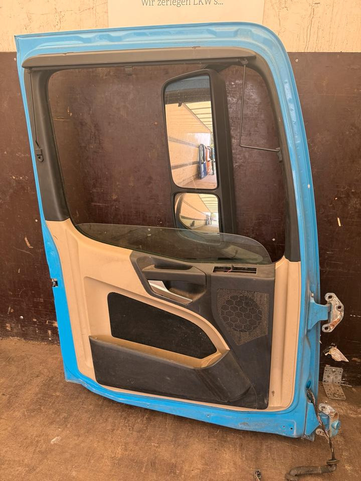 Actros MP4 Fahrertür Blau, Spiegel, Innenverkleidung LN 42 - Portière et pièces pour Camion: photos 3 Actros MP4 Fahrertür Blau, Spiegel, Innenverkleidung LN 42 - Portière et pièces pour Camion: photos 3