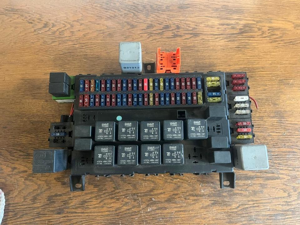 DAF Sicherungskasten - Fusible pour Camion: photos 2 DAF Sicherungskasten - Fusible pour Camion: photos 2