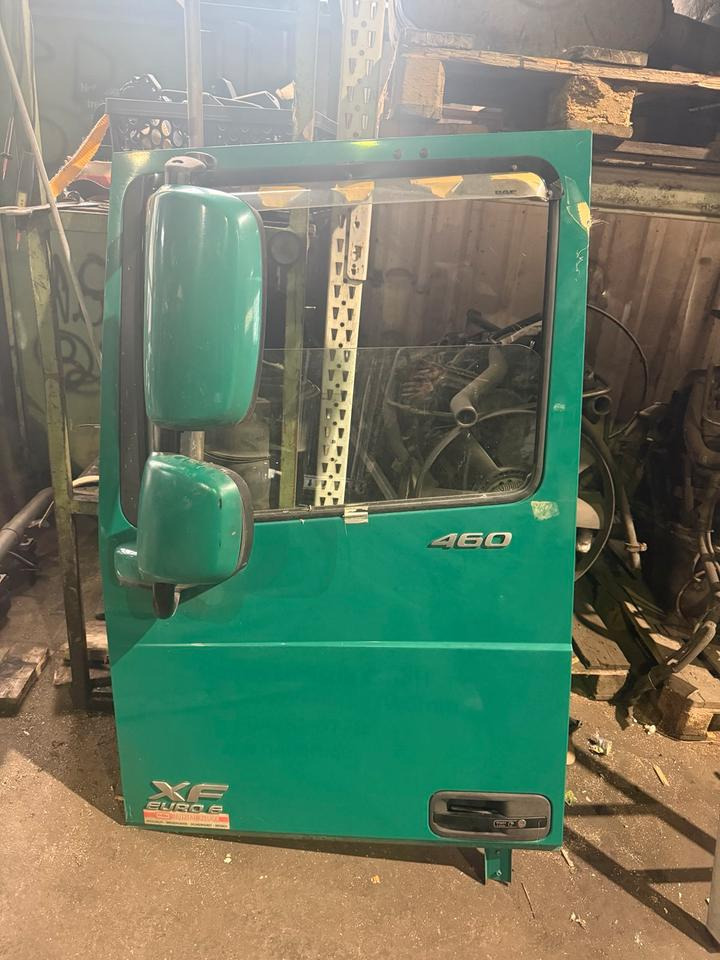 DAF XF 460 EU6 Fahrertür Grün Links Spiegel Innenverkleidung - Portière et pièces pour Camion: photos 1 DAF XF 460 EU6 Fahrertür Grün Links Spiegel Innenverkleidung - Portière et pièces pour Camion: photos 1