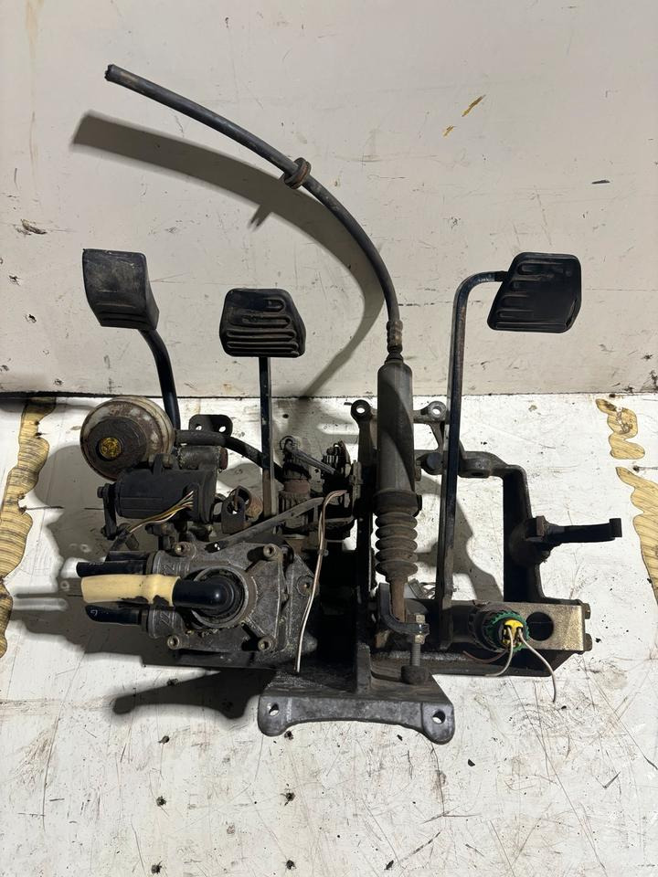 Haldex Betriebsbremsventil 320063123 - Valve de frein pour Camion: photos 2 Haldex Betriebsbremsventil 320063123 - Valve de frein pour Camion: photos 2