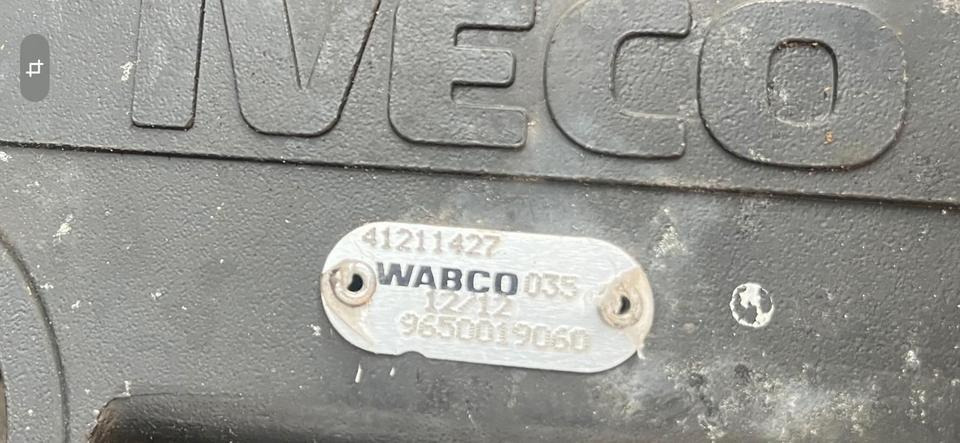 IVECO STRALIS 450 Fußbremsventil Bremsventil WABCO 9650019060 - Valve de frein pour Camion: photos 2 IVECO STRALIS 450 Fußbremsventil Bremsventil WABCO 9650019060 - Valve de frein pour Camion: photos 2