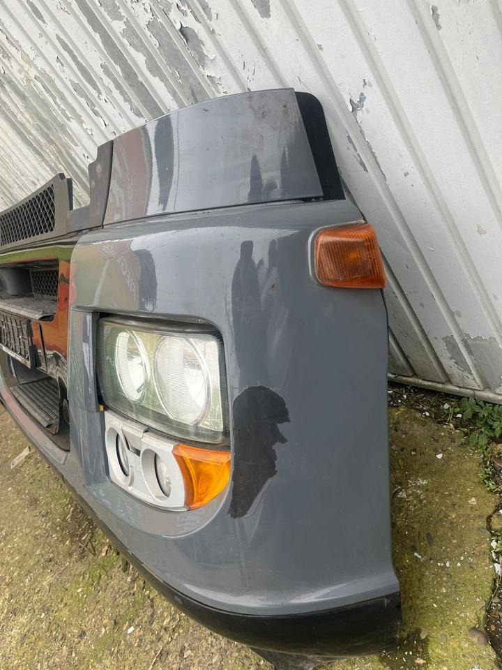 IVECO Stralis 450 Stoßstange - Pare-chocs pour Camion: photos 3 IVECO Stralis 450 Stoßstange - Pare-chocs pour Camion: photos 3