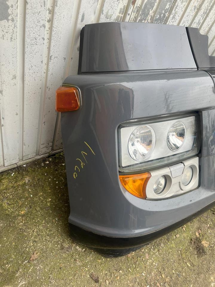 IVECO Stralis 450 Stoßstange - Pare-chocs pour Camion: photos 2 IVECO Stralis 450 Stoßstange - Pare-chocs pour Camion: photos 2