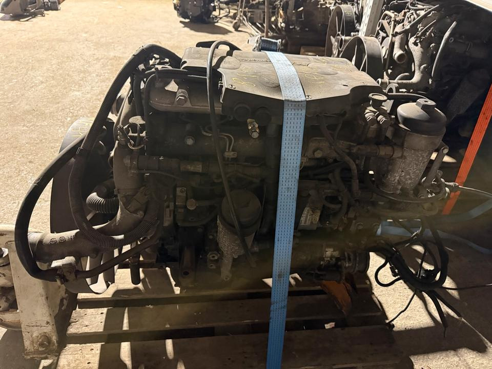 MAN 8.180 Motor EU3 D0834 LFL41 - Moteur pour Camion: photos 2 MAN 8.180 Motor EU3 D0834 LFL41 - Moteur pour Camion: photos 2