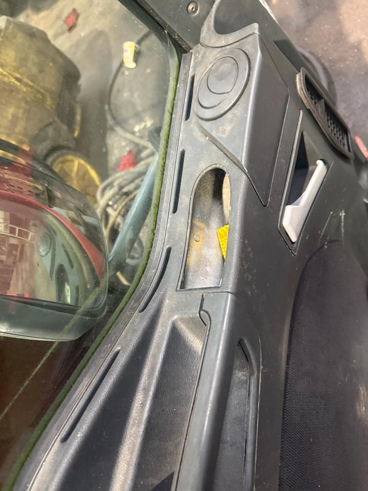 MAN TGL Fahrertür Rot Spiegel Innenverkleidung - Portière et pièces pour Camion: photos 4 MAN TGL Fahrertür Rot Spiegel Innenverkleidung - Portière et pièces pour Camion: photos 4