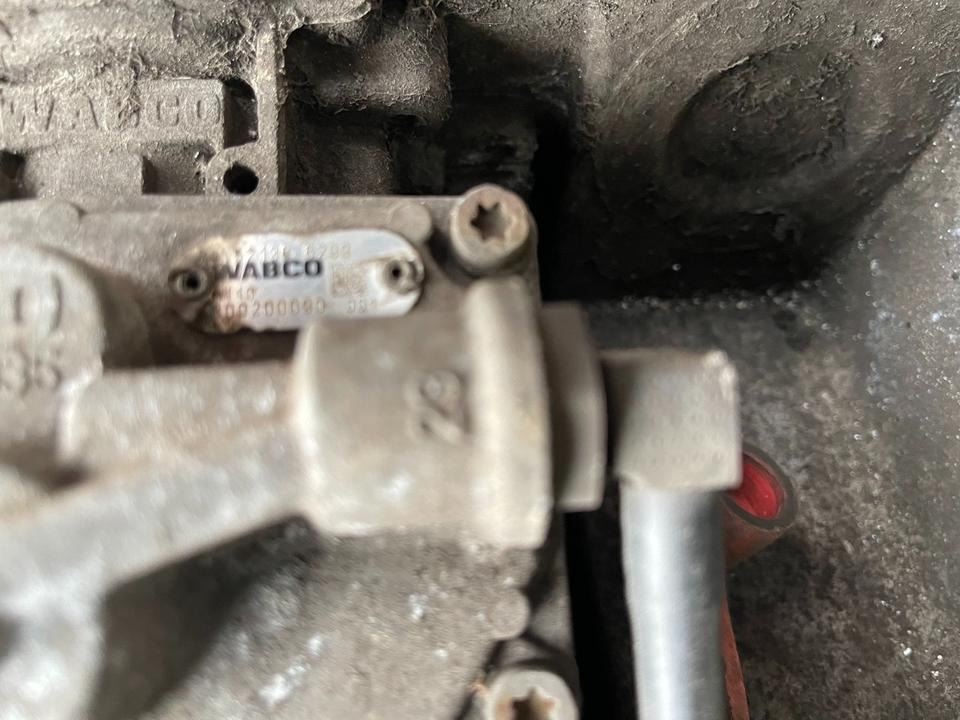 MAN TGM Fußbremsventil Bremsventil WABGO 4800200090-81521886299 - Valve de frein pour Camion: photos 2 MAN TGM Fußbremsventil Bremsventil WABGO 4800200090-81521886299 - Valve de frein pour Camion: photos 2