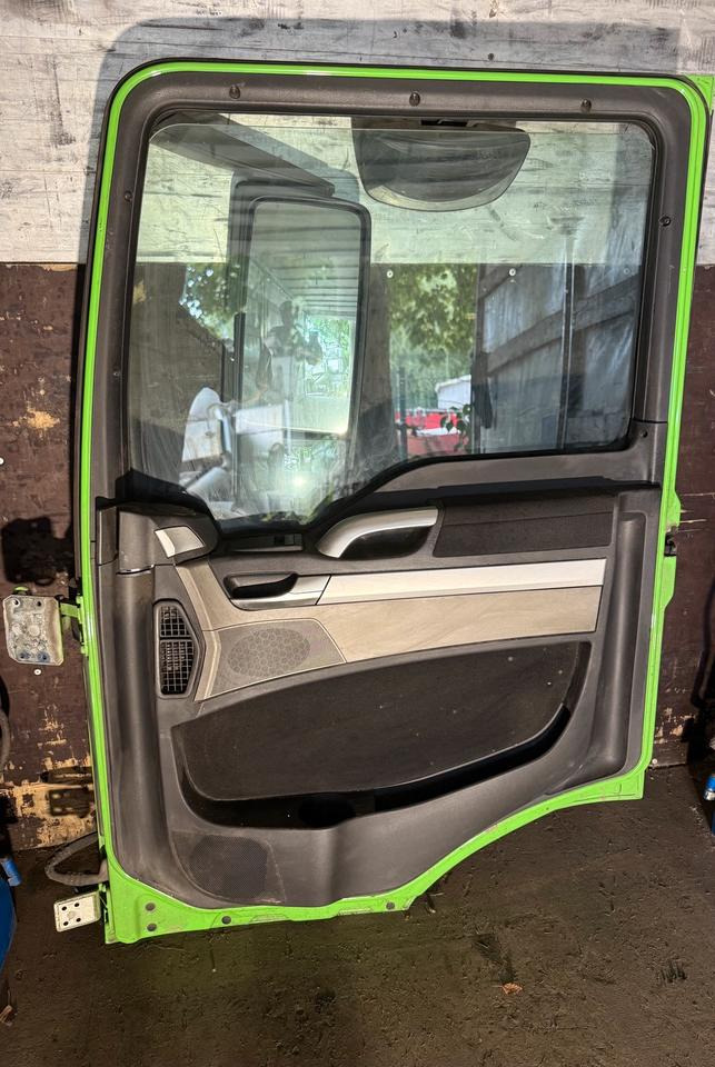 MAN TGS EU6 Beifahrertür Grün Spiegel Innenverkleidung LN 52 - Portière et pièces pour Camion: photos 2 MAN TGS EU6 Beifahrertür Grün Spiegel Innenverkleidung LN 52 - Portière et pièces pour Camion: photos 2