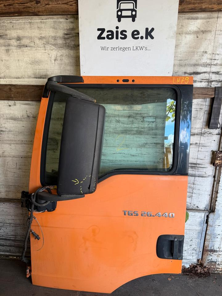 MAN TGS EU6 Fahrertür Orange Spiegel Innenverkleidung LN 79 - Portière et pièces pour Camion: photos 1 MAN TGS EU6 Fahrertür Orange Spiegel Innenverkleidung LN 79 - Portière et pièces pour Camion: photos 1