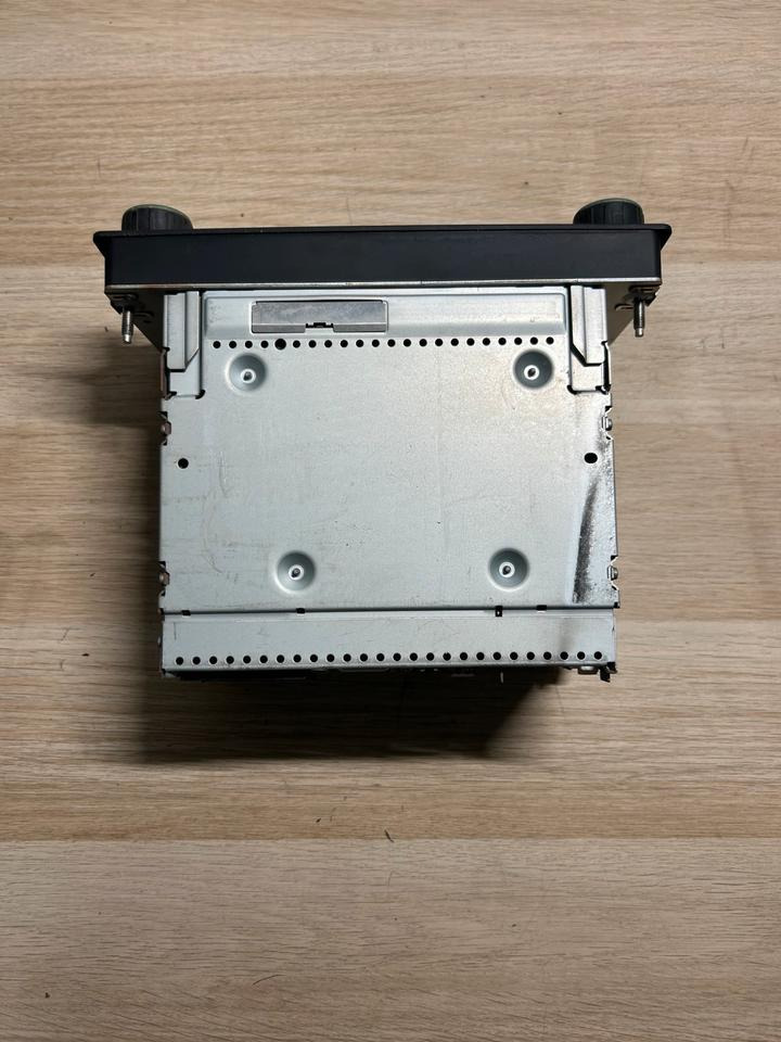 MAN TGS High Multimedia Radio 81.28101.6181 - Système électrique pour Camion: photos 3 MAN TGS High Multimedia Radio 81.28101.6181 - Système électrique pour Camion: photos 3