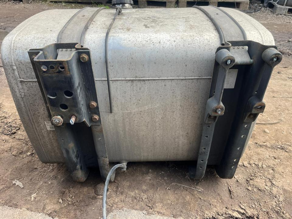 Réservoir de carburant pour Camion MAN TGX EU6 RN002 Dieseltank Tank Tankbehälter 460L: photos 6 Réservoir de carburant pour Camion MAN TGX EU6 RN002 Dieseltank Tank Tankbehälter 460L: photos 6