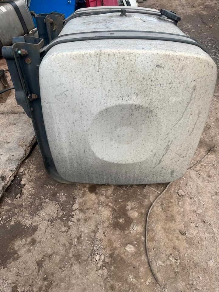 MAN TGX EU6 RN002 Dieseltank Tank Tankbehälter 460L - Réservoir de carburant pour Camion: photos 4 MAN TGX EU6 RN002 Dieseltank Tank Tankbehälter 460L - Réservoir de carburant pour Camion: photos 4