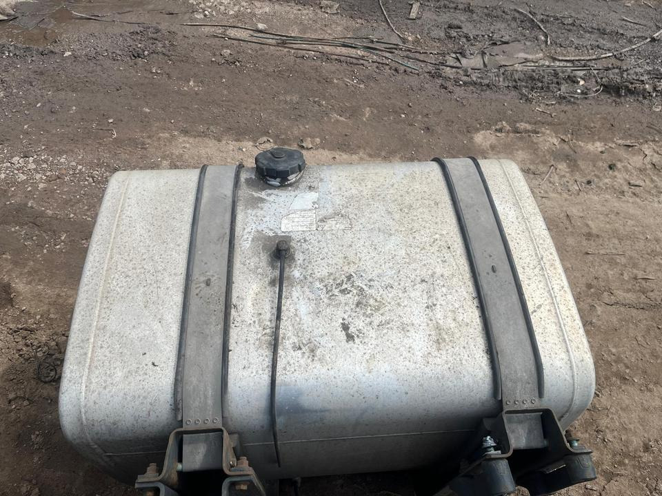 MAN TGX EU6 RN002 Dieseltank Tank Tankbehälter 460L - Réservoir de carburant pour Camion: photos 3 MAN TGX EU6 RN002 Dieseltank Tank Tankbehälter 460L - Réservoir de carburant pour Camion: photos 3