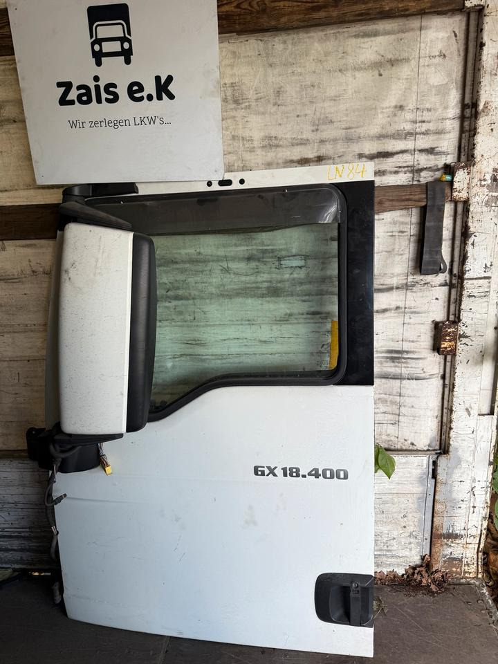 MAN TGX Fahrertür Weiß mit Spiegel Innenverkleidung LN 84 - Portière et pièces pour Camion: photos 1 MAN TGX Fahrertür Weiß mit Spiegel Innenverkleidung LN 84 - Portière et pièces pour Camion: photos 1