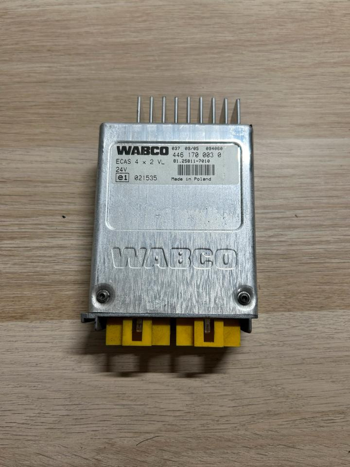 MAN WABCO ECAS 4*2 VL Steuergerät 81.25811-7010 - Bloc de gestion pour Camion: photos 4 MAN WABCO ECAS 4*2 VL Steuergerät 81.25811-7010 - Bloc de gestion pour Camion: photos 4