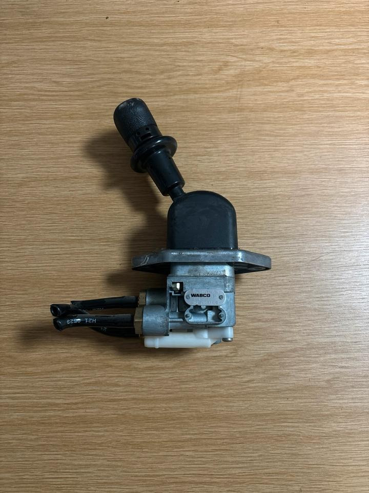 MAN WABCO Handbremsventil / Festellbremse 81.52315-6156 - Levier de vitesse pour Camion: photos 1 MAN WABCO Handbremsventil / Festellbremse 81.52315-6156 - Levier de vitesse pour Camion: photos 1