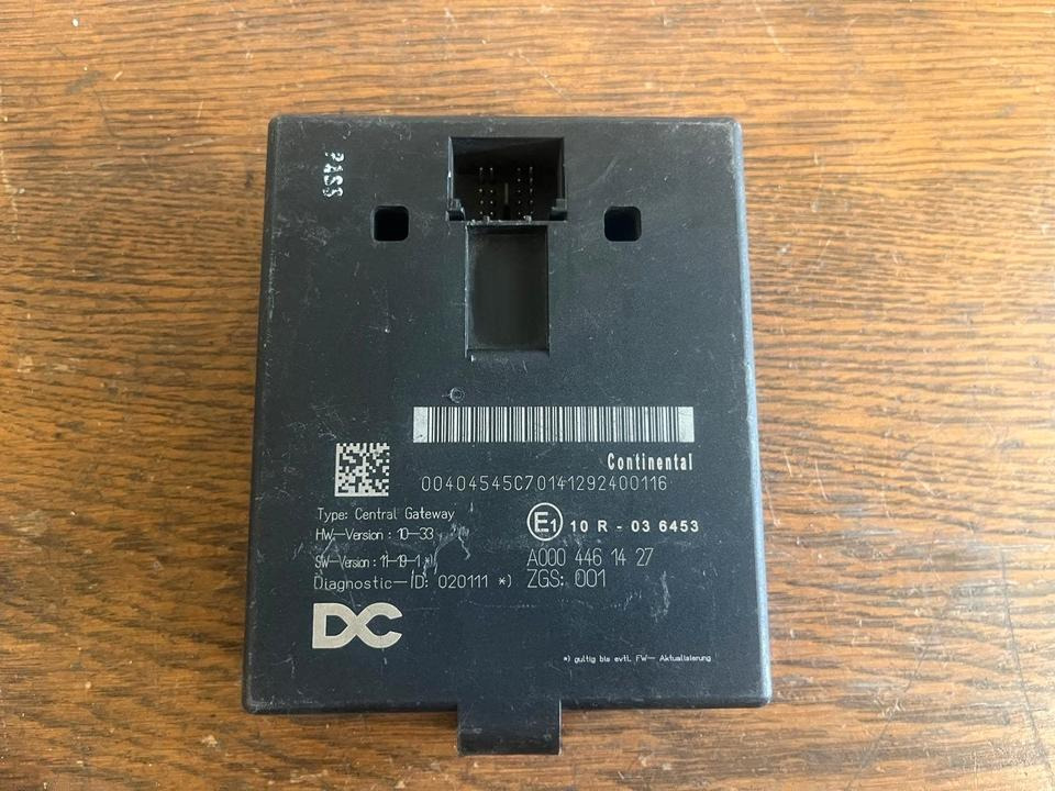 Mercedes Actros MP4 Central Gateway Steuergerät A0004461427 - Bloc de gestion pour Camion: photos 2 Mercedes Actros MP4 Central Gateway Steuergerät A0004461427 - Bloc de gestion pour Camion: photos 2