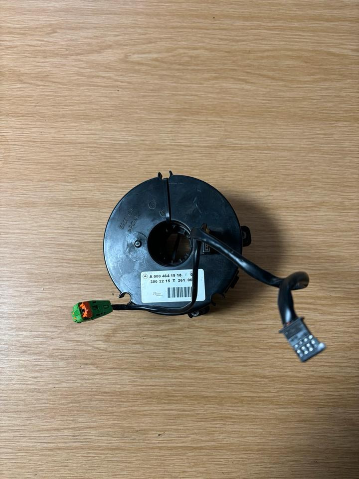 Mercedes Actros MP4 Lenkrad Federspule A0004641918 - Volant pour Camion: photos 1 Mercedes Actros MP4 Lenkrad Federspule A0004641918 - Volant pour Camion: photos 1