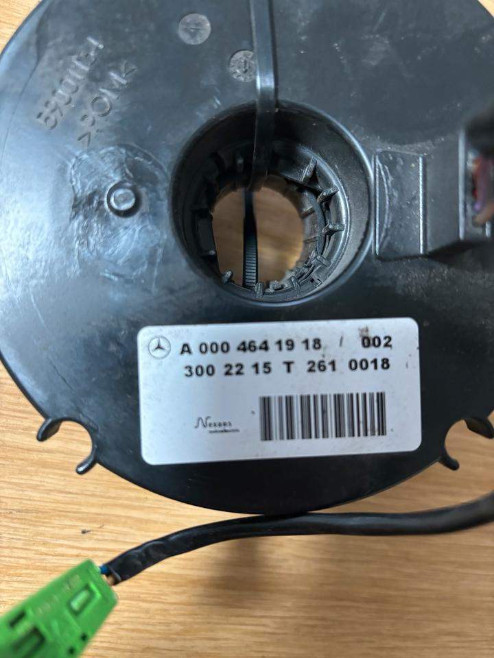 Mercedes Actros MP4 Lenkrad Federspule A0004641918 - Volant pour Camion: photos 3 Mercedes Actros MP4 Lenkrad Federspule A0004641918 - Volant pour Camion: photos 3