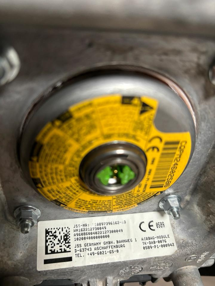 Mercedes Actros MP4 Lenkradairbag - Volant pour Camion: photos 3 Mercedes Actros MP4 Lenkradairbag - Volant pour Camion: photos 3