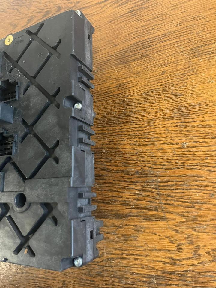 Mercedes Actros MP4 Single-SAM Sicherungskasten A0014463658 - Fusible pour Camion: photos 5 Mercedes Actros MP4 Single-SAM Sicherungskasten A0014463658 - Fusible pour Camion: photos 5