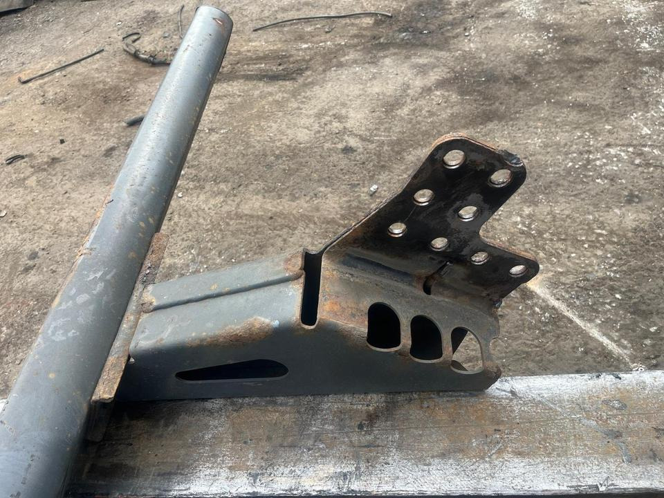 Mercedes Actros MP4 Unterfahrschutz - Carrosserie et extérieur pour Camion: photos 3 Mercedes Actros MP4 Unterfahrschutz - Carrosserie et extérieur pour Camion: photos 3