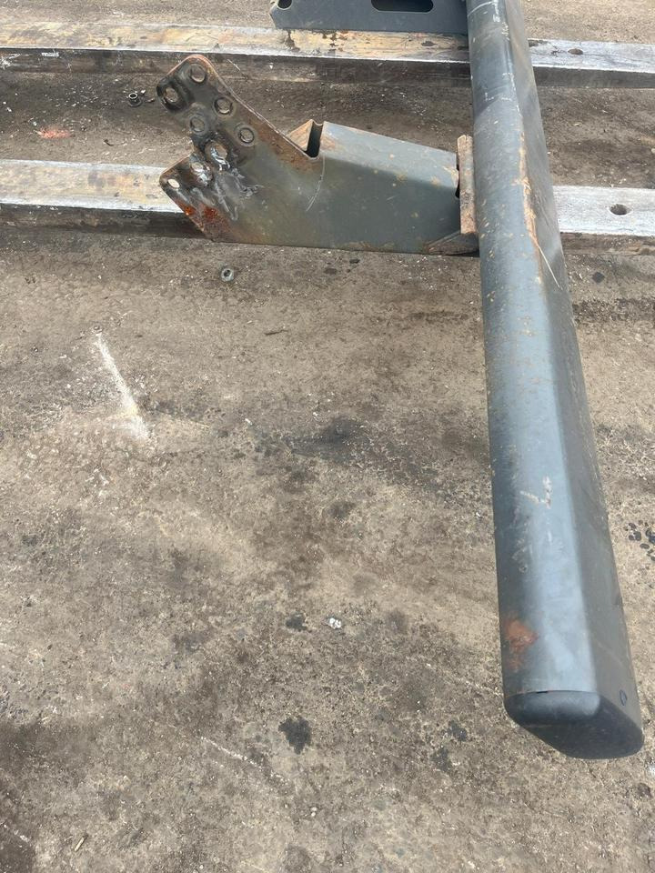 Mercedes Actros MP4 Unterfahrschutz - Carrosserie et extérieur pour Camion: photos 4 Mercedes Actros MP4 Unterfahrschutz - Carrosserie et extérieur pour Camion: photos 4