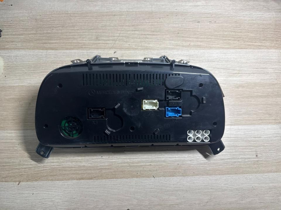 Mercedes Ategi kombiinstrument Tacho A0044463421 - Panel de instrumentos pour Camion: photos 3 Mercedes Ategi kombiinstrument Tacho A0044463421 - Panel de instrumentos pour Camion: photos 3