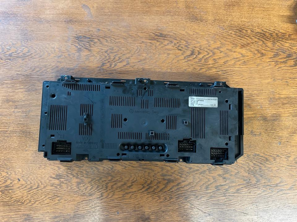 Mercedes Atego 1 Kombiinstrument Tacho A0014462921 - Panel de instrumentos pour Camion: photos 3 Mercedes Atego 1 Kombiinstrument Tacho A0014462921 - Panel de instrumentos pour Camion: photos 3