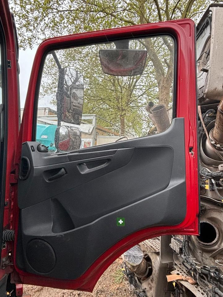 Mercedes Atego 4 EU6 Beifahrertür, Rot, Innenverkleidung, Spiegel - Portière et pièces pour Camion: photos 2 Mercedes Atego 4 EU6 Beifahrertür, Rot, Innenverkleidung, Spiegel - Portière et pièces pour Camion: photos 2